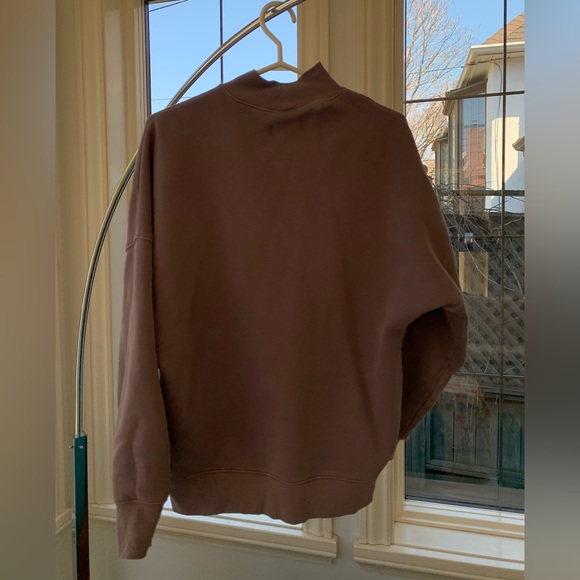 Aritzia Lila Sweat - Picture 4 of 4